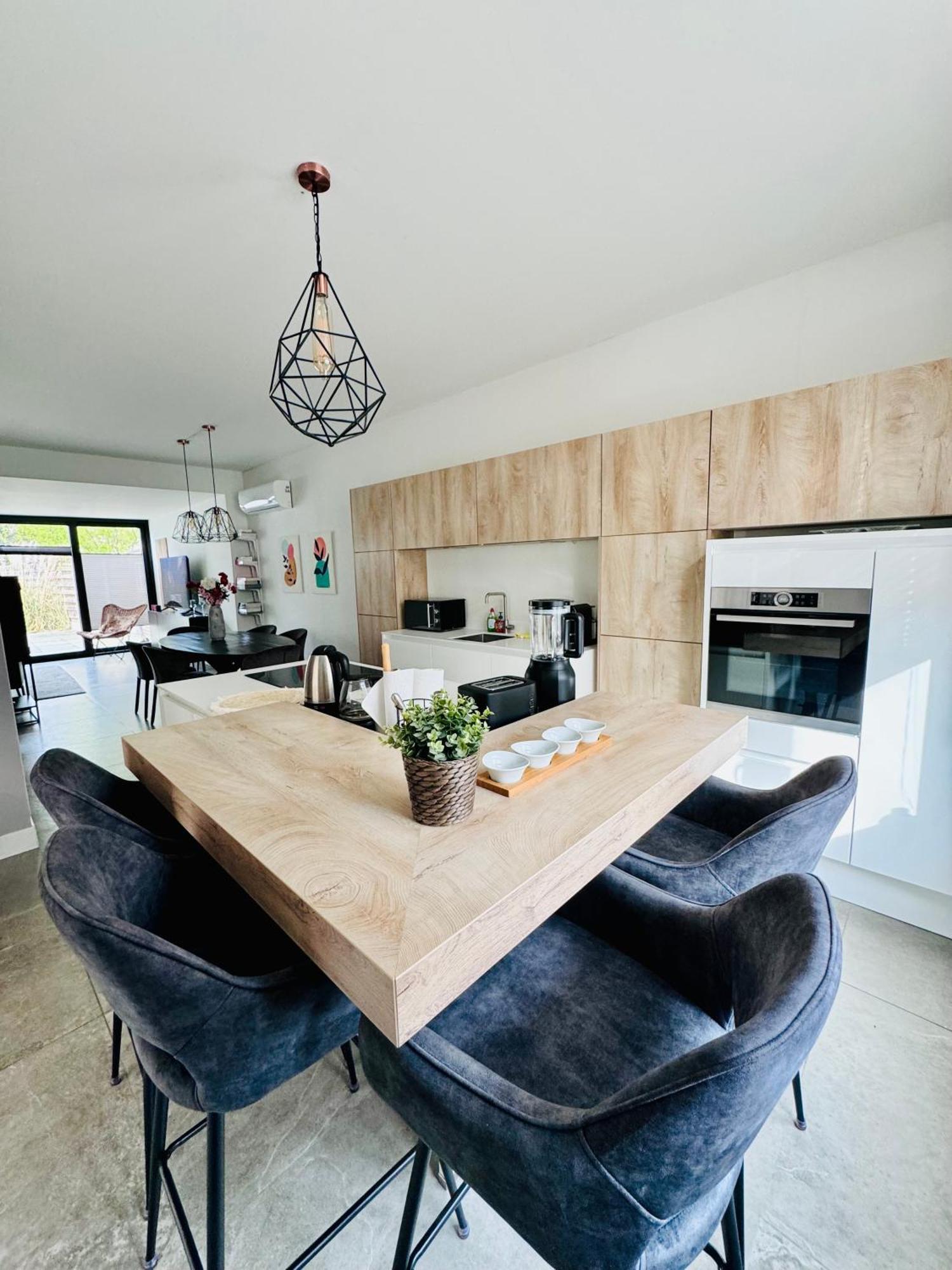 Stylish Home Near Maastricht Alicias House Lanaken Exterior foto